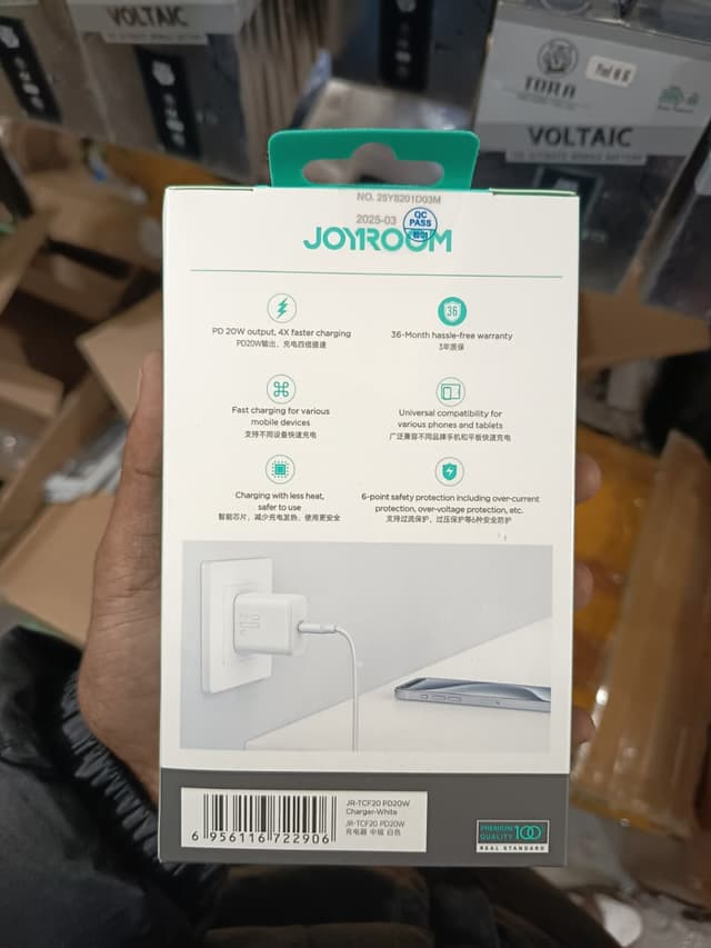 JOYROOM PD20W Fast Charger (Charger Only) 1